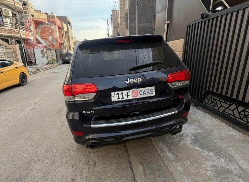 جیپ گراند شیرۆکی